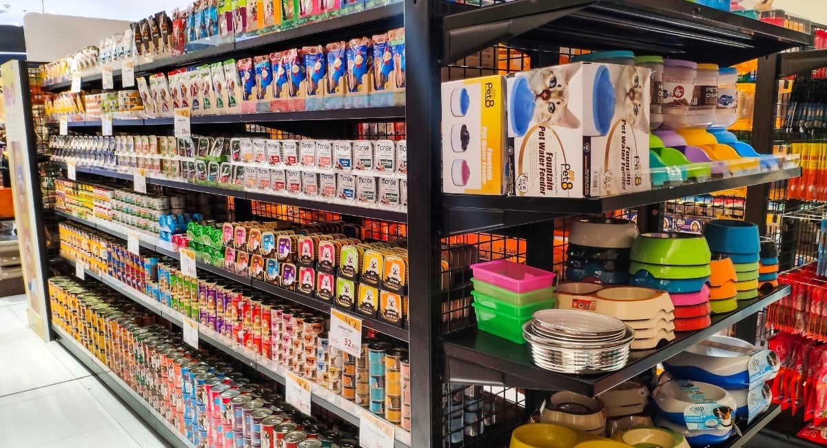 pet food and products on shelves